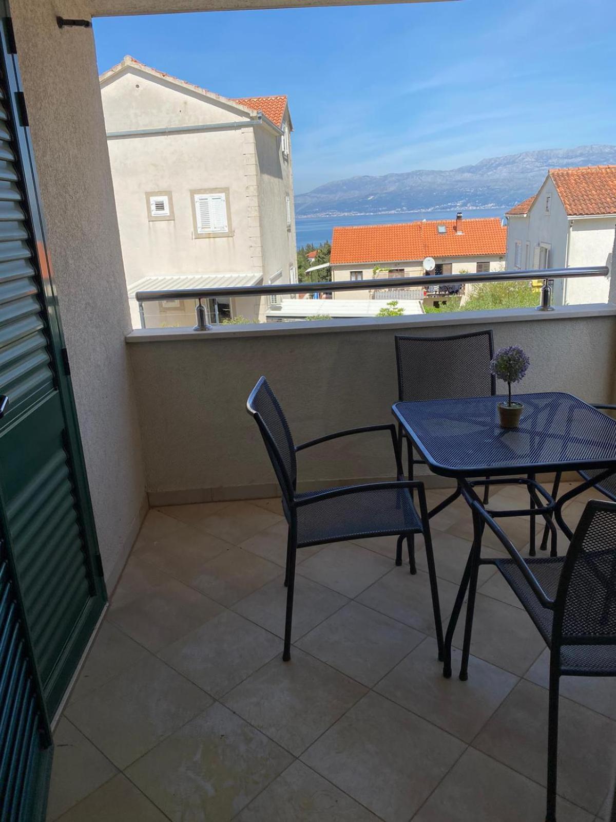 Apartman Emil Supetar Exterior photo
