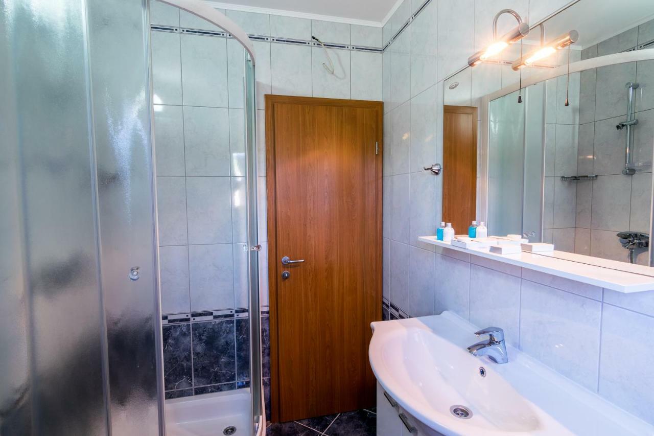 Apartman Emil Supetar Exterior photo