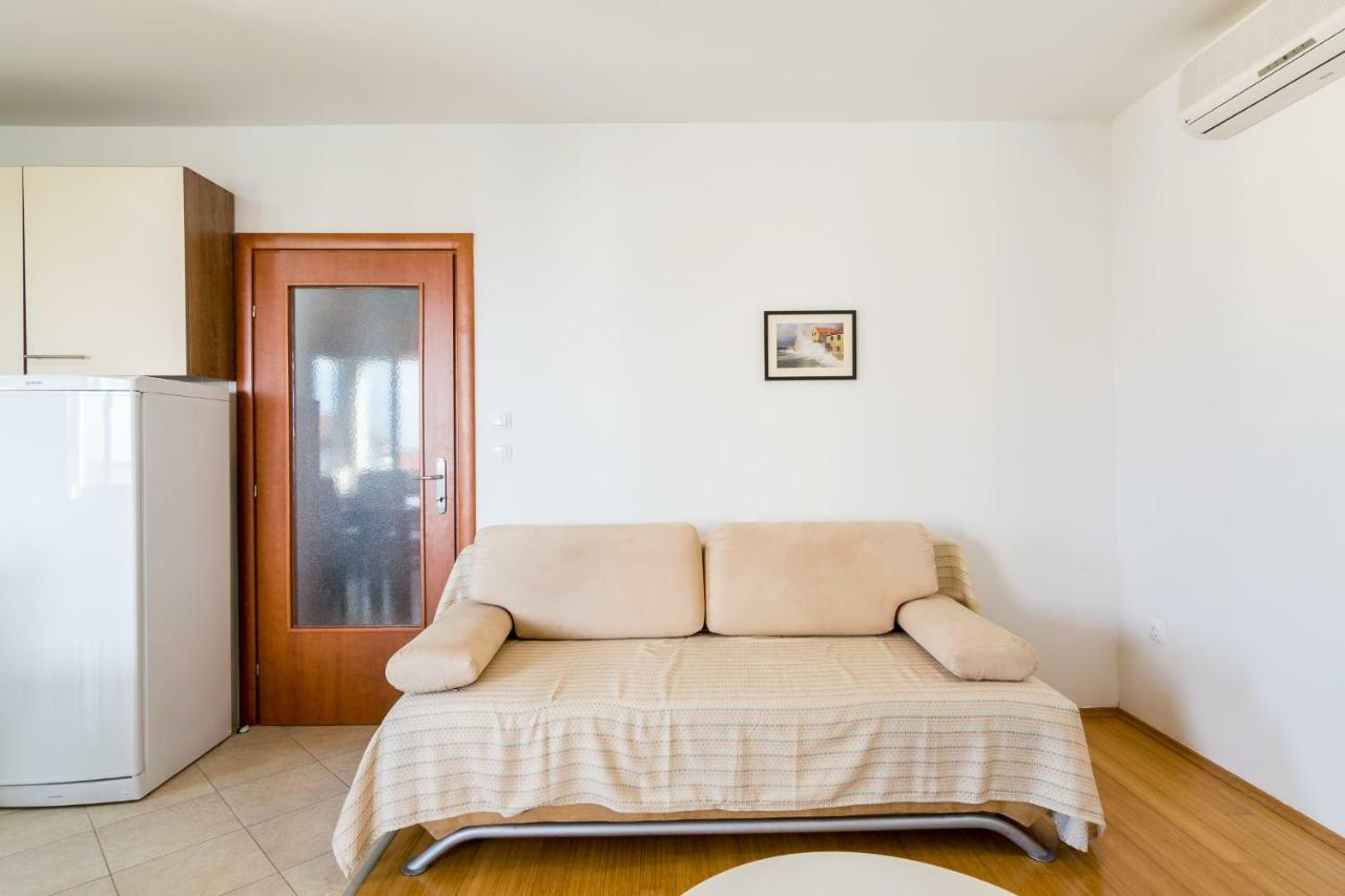 Apartman Emil Supetar Exterior photo